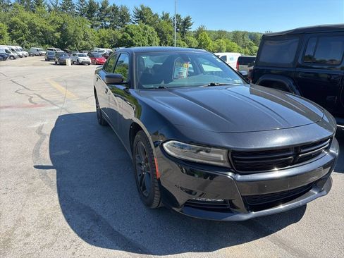 Used 2019 Dodge Charger SXT w/ Blacktop Package AWD/4WD image 1
