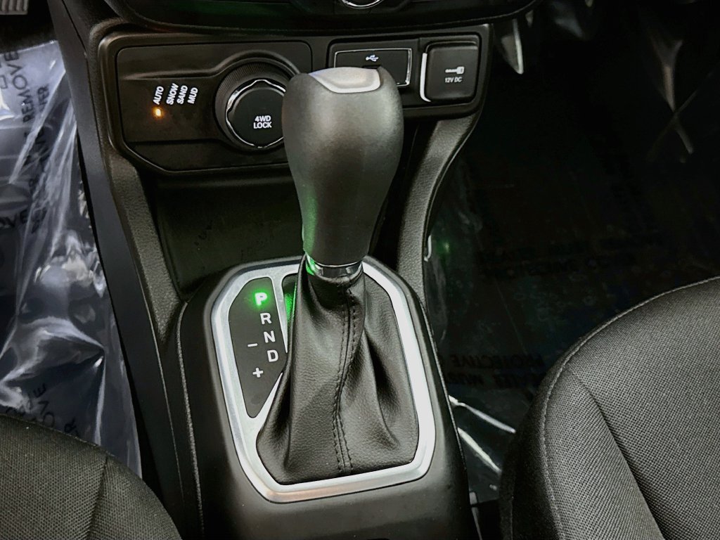Used 2021 Jeep Renegade Latitude AWD/4WD image 10