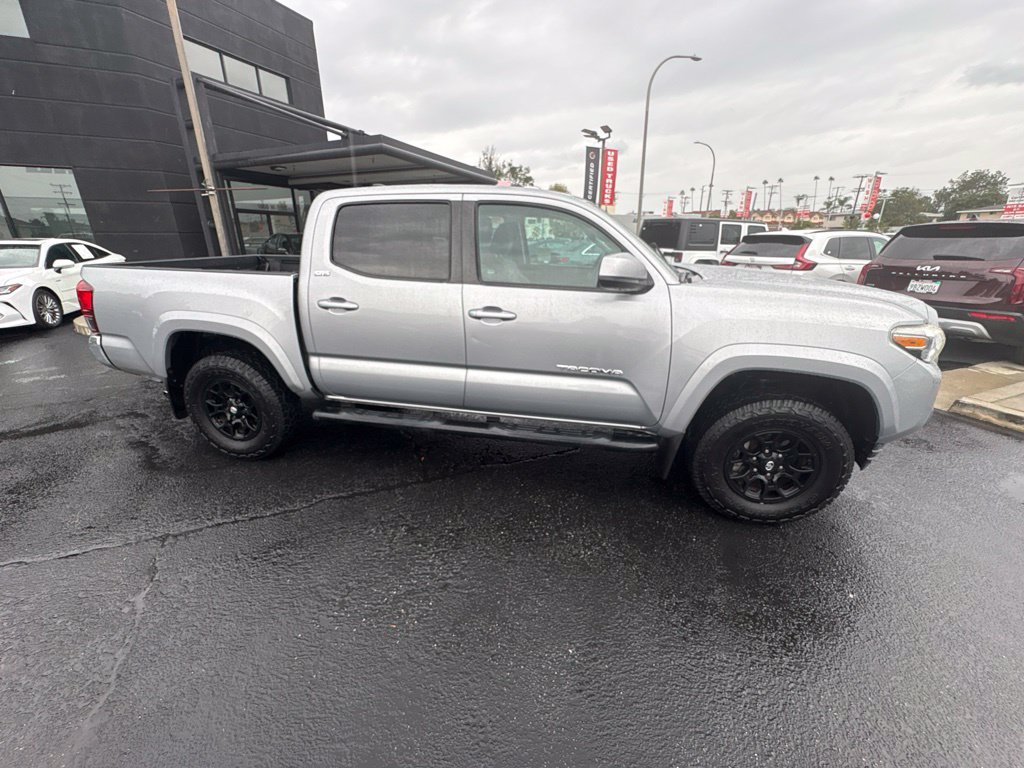 Used 2019 Toyota Tacoma SR5 RWD image 2