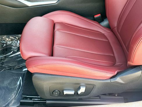 Used 2024 BMW 430i Convertible w/ Premium Package RWD image 10