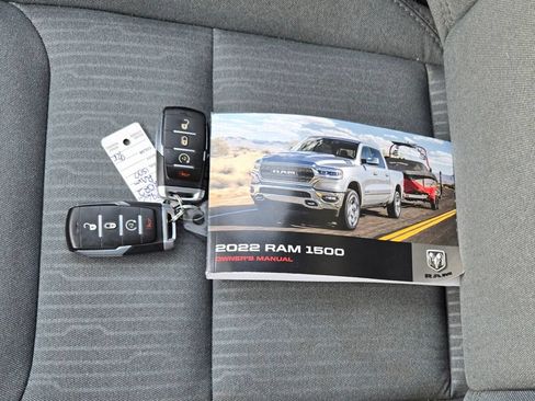 Used 2022 RAM 1500 Big Horn AWD/4WD image 13