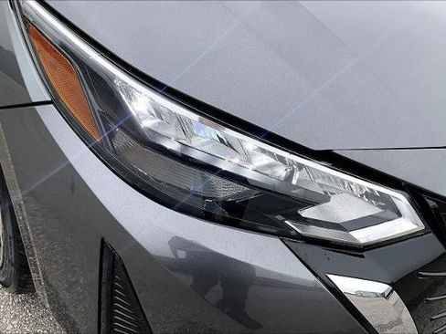 Certified 2025 Nissan Sentra SR image 27