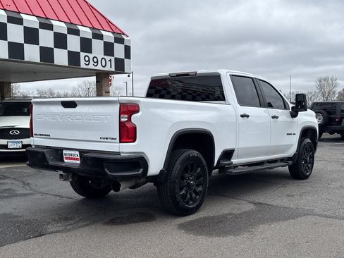 Used 2021 Chevrolet Silverado 2500 Custom w/ Custom Value Package image 9