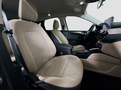 Used 2021 Ford Escape SE w/ Cold Weather Package image 29