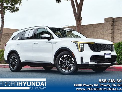 Used 2024 Kia Sorento S image 1