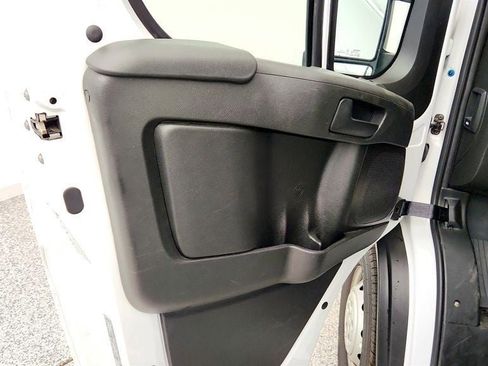 Used 2025 RAM ProMaster 2500 w/ U-Haul Equipment Group FWD image 10