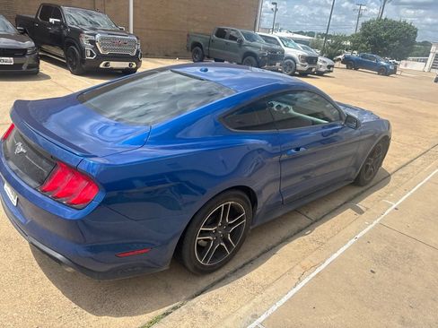 Used 2018 Ford Mustang Coupe w/ Equipment Group 101A RWD image 4