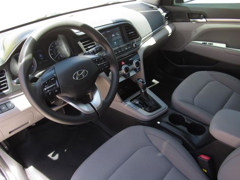 Used 2019 Hyundai Elantra SEL FWD image 14