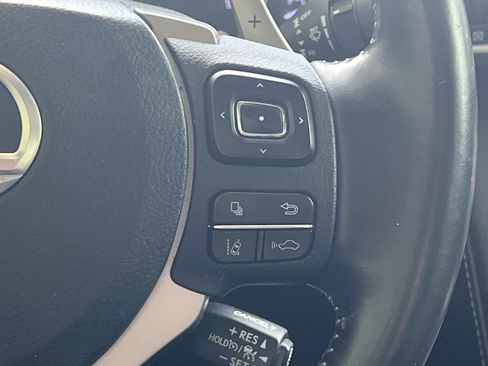 Used 2020 Lexus IS 300 image 32