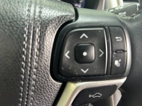 Used 2015 Toyota Highlander Limited Platinum AWD/4WD image 22