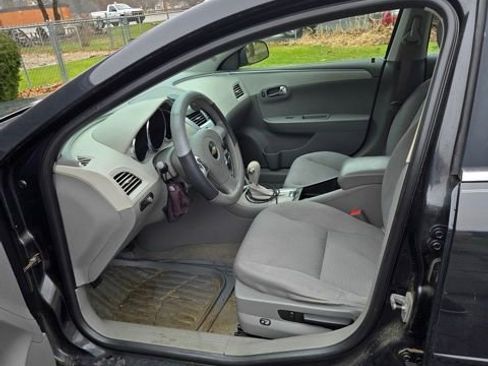 Used 2010 Chevrolet Malibu LS image 3
