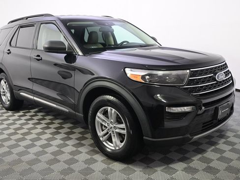 Used 2020 Ford Explorer XLT w/ Equipment Group 202A AWD/4WD image 8