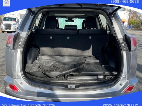 Used 2017 Toyota RAV4 Limited image 28