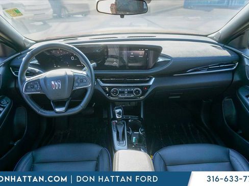 Used 2024 Buick Envista Sport Touring w/ Convenience I Package FWD image 4