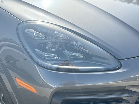 Used 2020 Porsche Cayenne AWD/4WD image 35