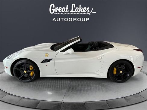 Used 2014 Ferrari California image 2