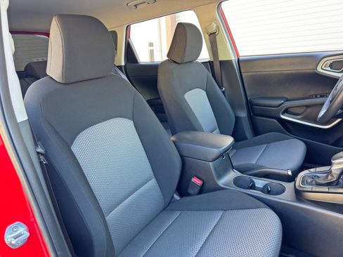 Used 2021 Kia Soul LX FWD image 29