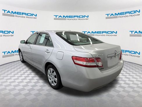 Used 2011 Toyota Camry LE FWD image 3