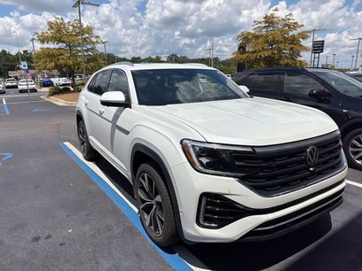 Used 2025 Volkswagen Atlas Cross Sport SEL Premium R-Line