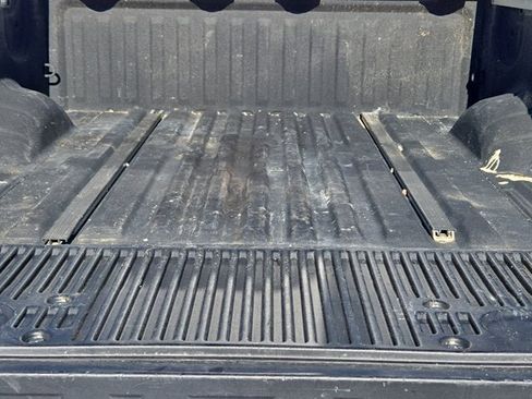 Used 2018 Nissan Titan PRO-4X w/ Pro-4x Convenience Package image 16