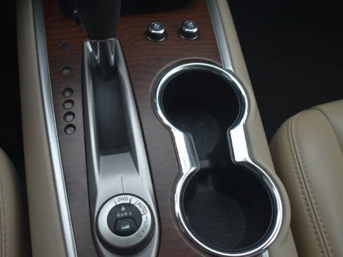 Used 2017 Nissan Pathfinder Platinum w/ Family Entertainment Package image 36