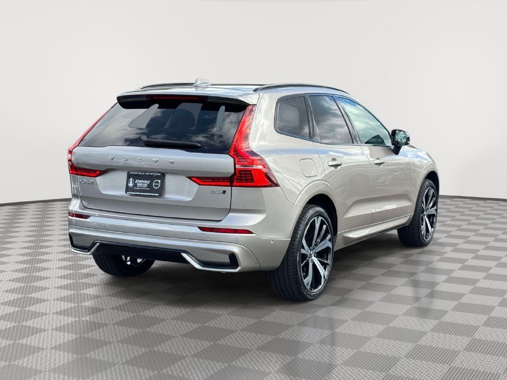 Certified 2024 Volvo XC60 B5 Ultimate AWD/4WD image 4
