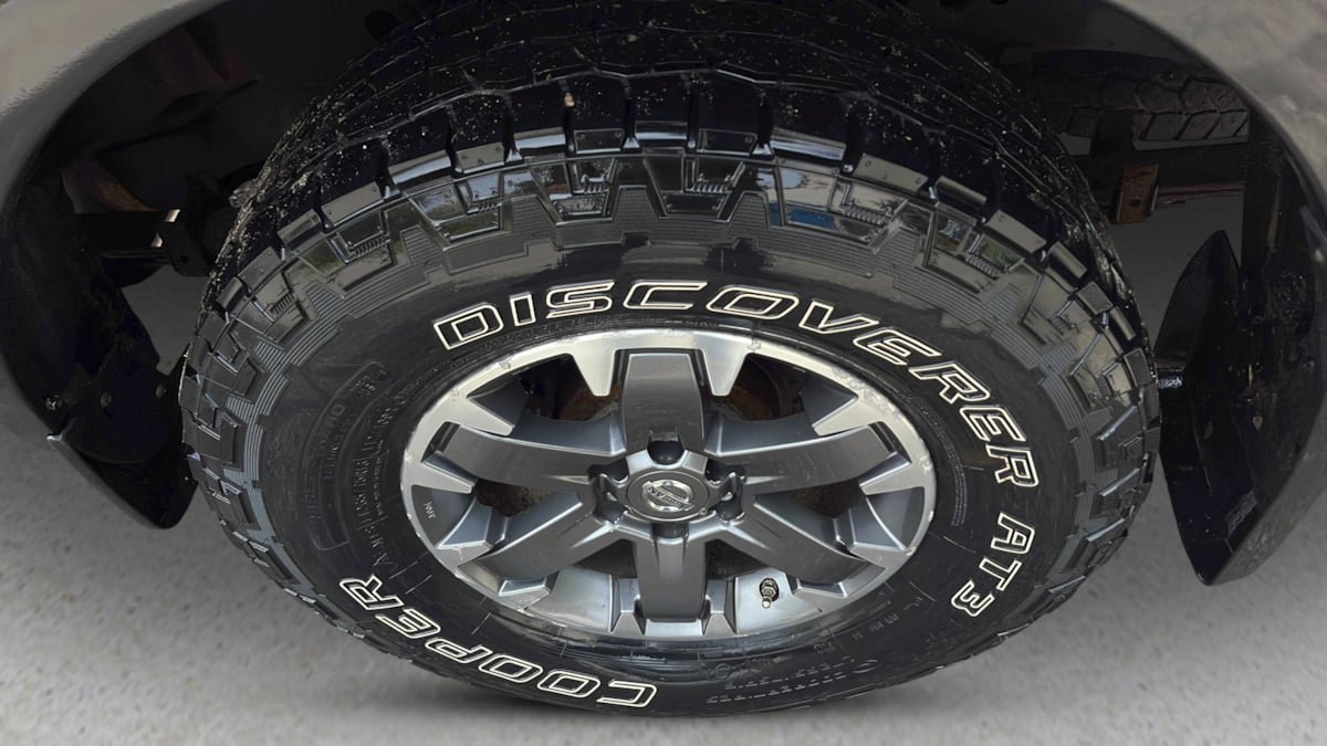 Used 2018 Nissan Frontier SV AWD/4WD image 16
