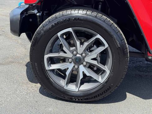 Used 2024 Jeep Wrangler Unlimited AWD/4WD image 9