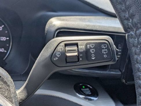 Used 2020 Ford Explorer XLT w/ Equipment Group 202A AWD/4WD image 28