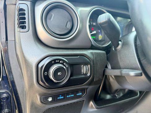 Used 2023 Jeep Wrangler Unlimited w/ Cold Weather Group AWD/4WD image 33