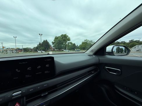 Used 2025 Kia K4 FWD image 34