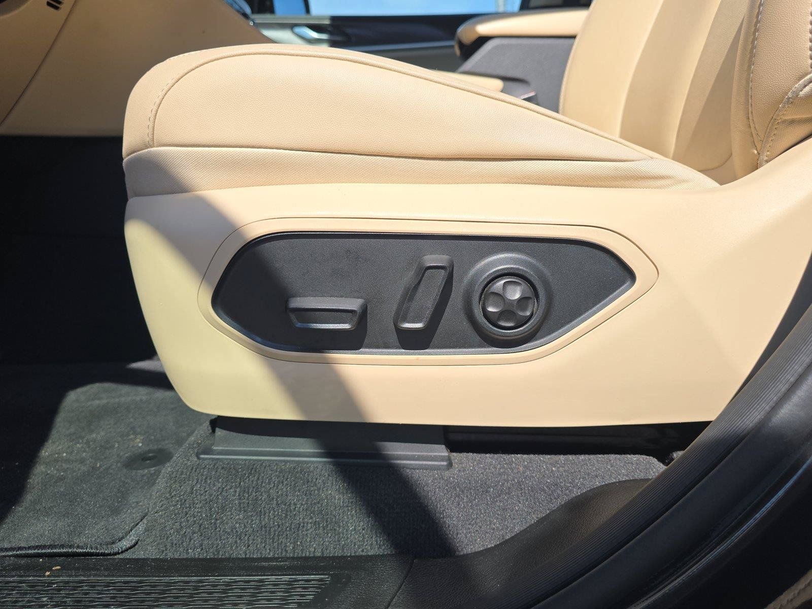 Used 2021 Jeep Grand Cherokee L Limited AWD/4WD image 24
