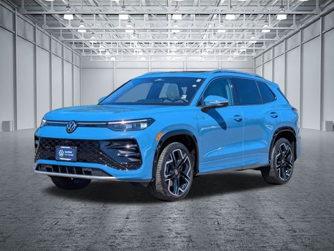 Certified 2025 Volkswagen Tiguan SEL R-Line AWD/4WD image 9