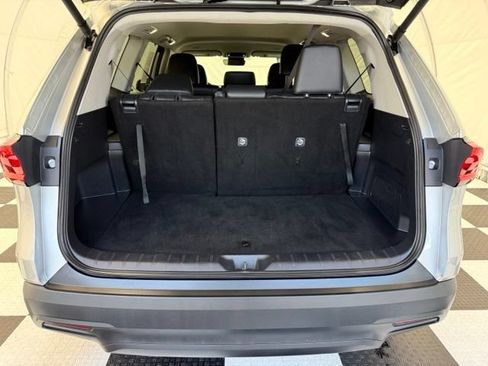 Used 2025 Toyota Grand Highlander AWD image 4