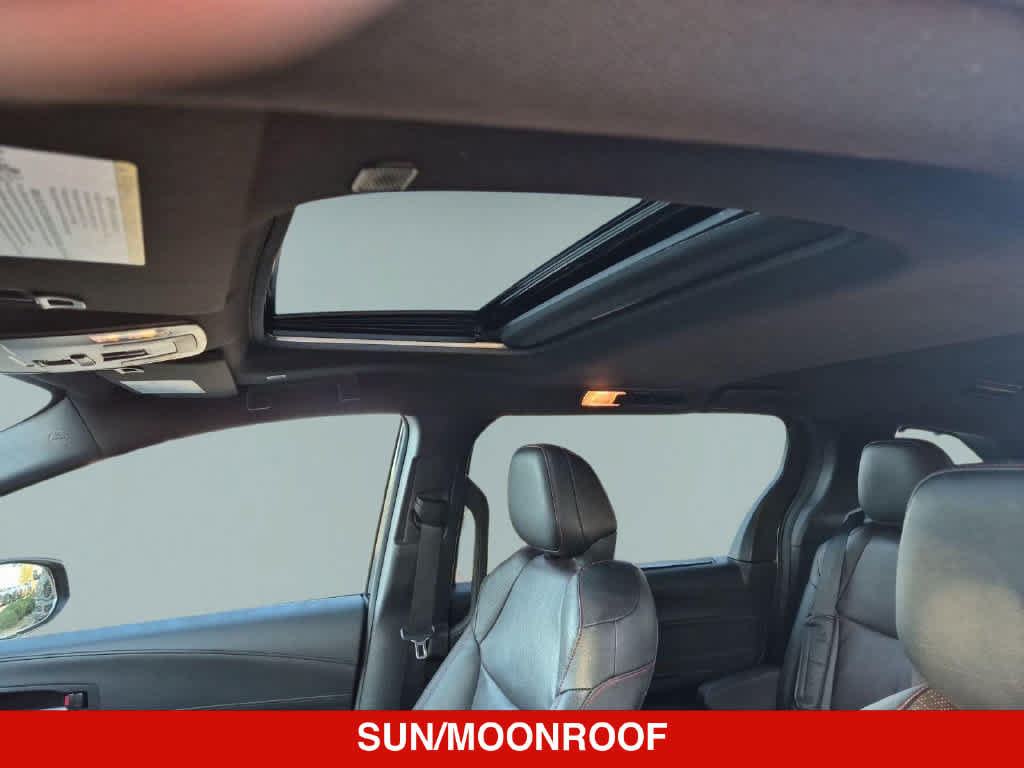 Used 2025 Toyota Sienna XSE w/ XSE Premium Package AWD/4WD image 19