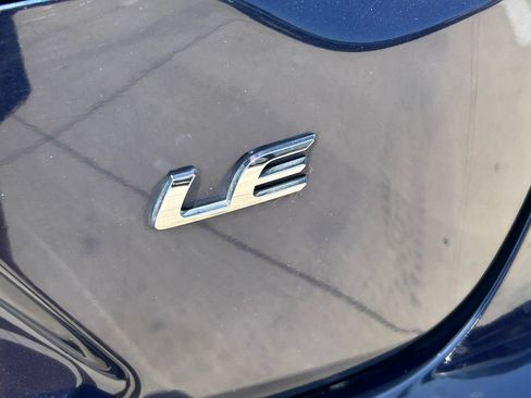 Used 2020 Toyota Corolla LE FWD image 12