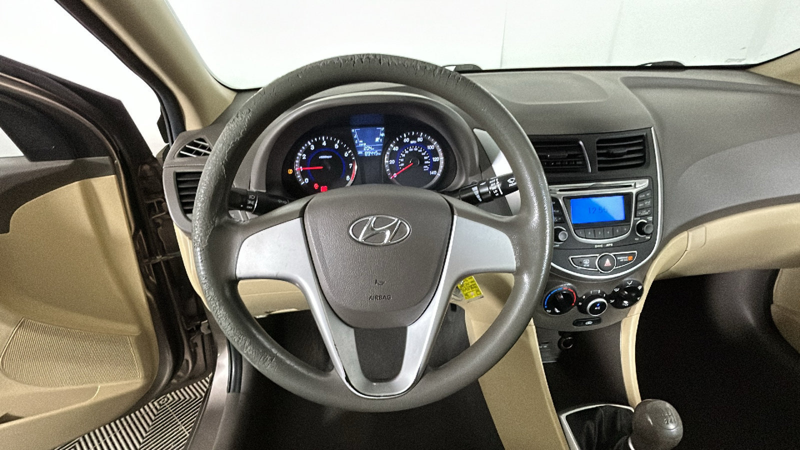 Used 2013 Hyundai Accent GLS FWD image 18