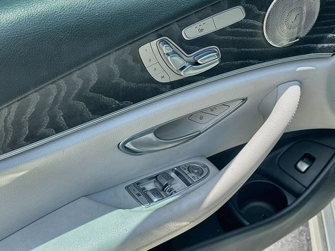 Used 2022 Mercedes-Benz E 350 Sedan image 18