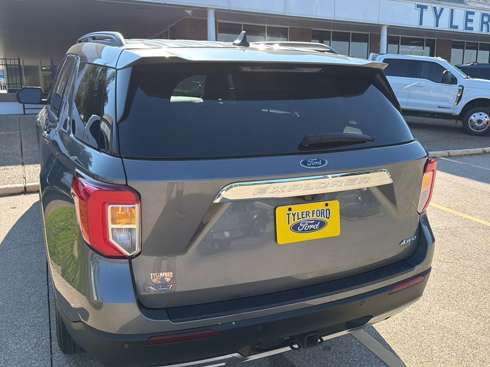 Used 2023 Ford Explorer XLT w/ Equipment Group 202A AWD/4WD image 7