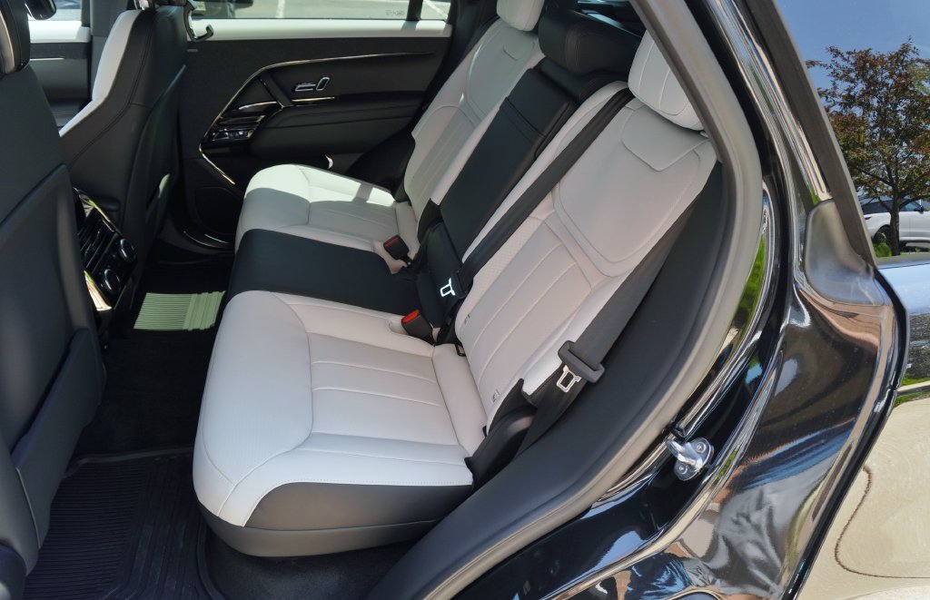 New 2026 Land Rover Range Rover Sport Dynamic SE AWD/4WD image 33
