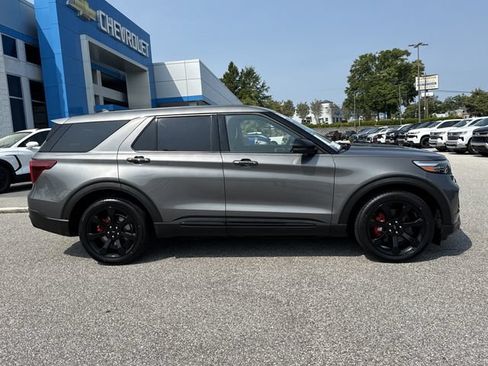 Used 2022 Ford Explorer ST w/ Equipment Group 401A RWD image 2