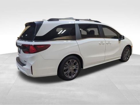 New 2026 Honda Odyssey Touring image 6