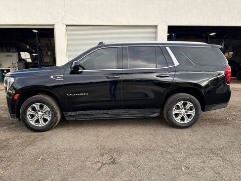 Used 2024 GMC Yukon SLE w/ Gmc Pro Safety Plus Package image 2