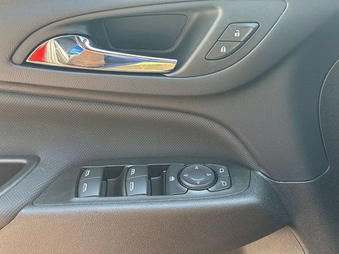 Used 2024 Chevrolet Equinox RS FWD image 29