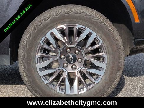 Used 2025 Chevrolet Tahoe Z71 AWD/4WD image 12