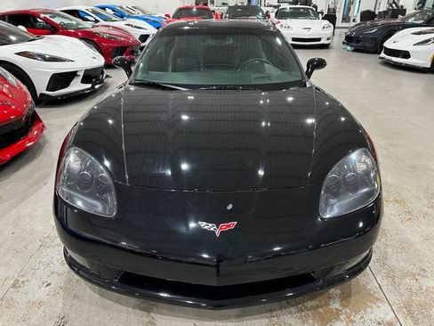 Used 2005 Chevrolet Corvette Coupe w/ Preferred Equipment Group RWD image 14
