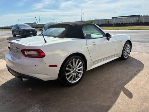 Used 2017 FIAT 124 Spider Lusso RWD image 13