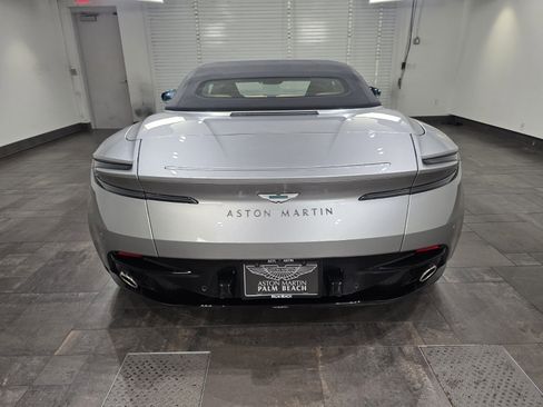 Used 2025 Aston Martin DB12 Convertible image 22