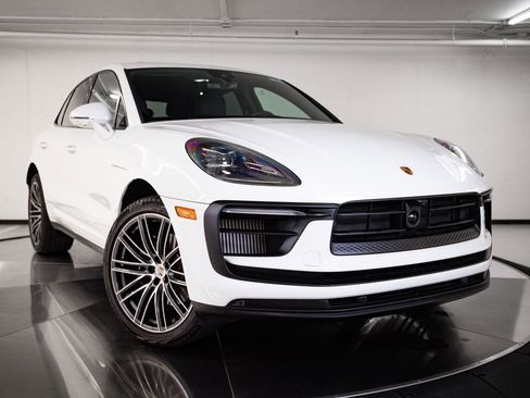 Certified 2026 Porsche Macan S AWD/4WD image 9