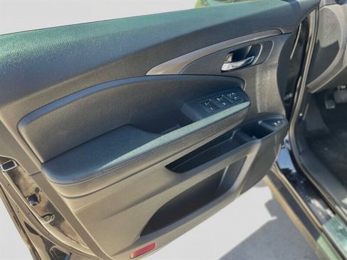 Used 2017 Honda Pilot EX-L image 12